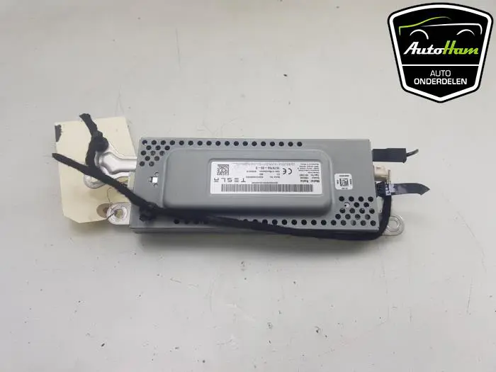 Radio module Tesla Model 3