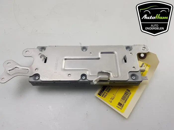 Radio module Tesla Model 3