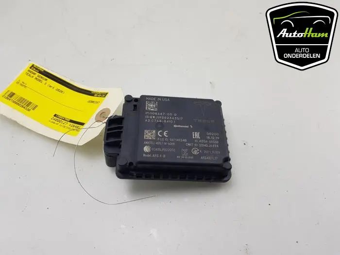 Radar sensor Tesla Model 3