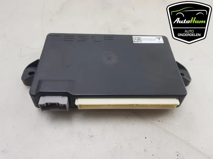 Centrale Deurvergrendelings Module Tesla Model X