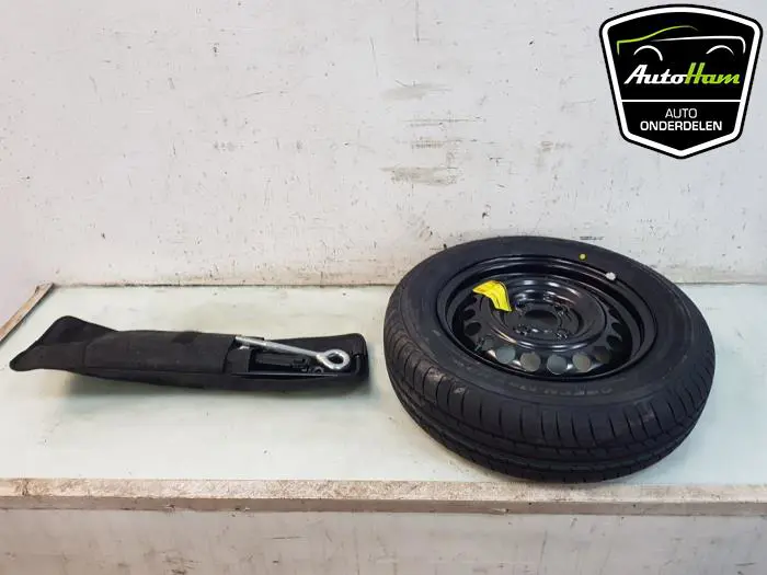 Krikset + reservewiel Dacia Spring