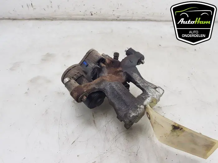 Remklauw (Tang) links-achter Mazda 3.