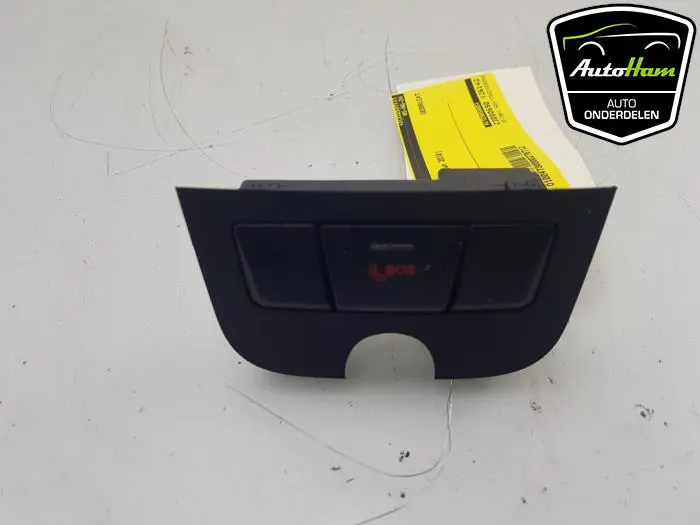 SOS knop Mercedes CLA