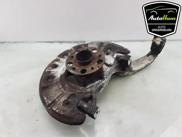 Fusee links-voor Mercedes C-Klasse