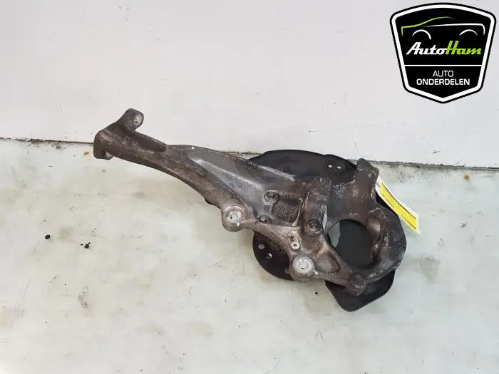 Fusee links-voor Mercedes C-Klasse