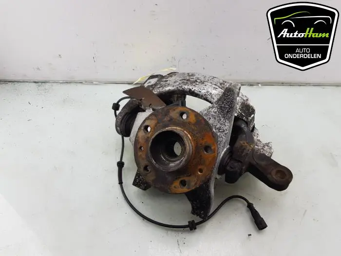 Fusee links-voor Renault Megane