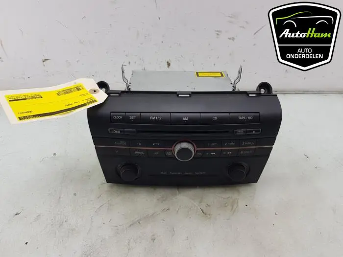 Radio Mazda 3.