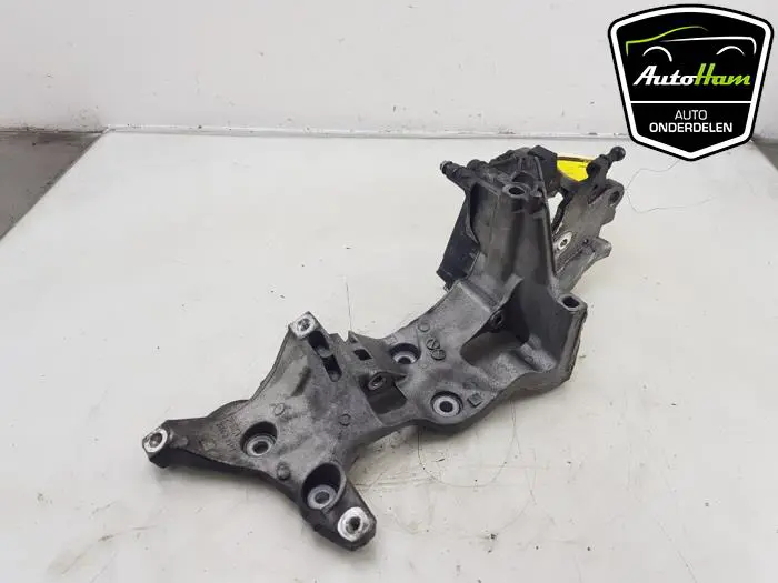 Dynamosteun boven Audi A3