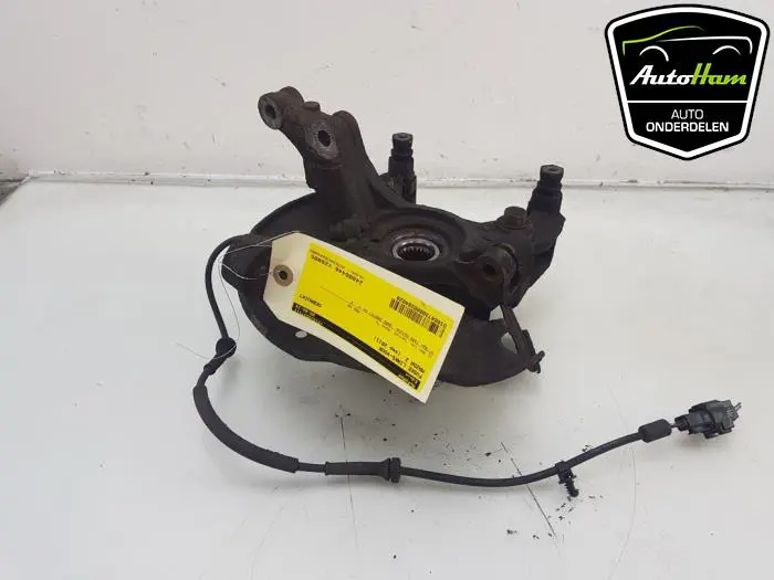 Fusee links-voor Mazda 2.