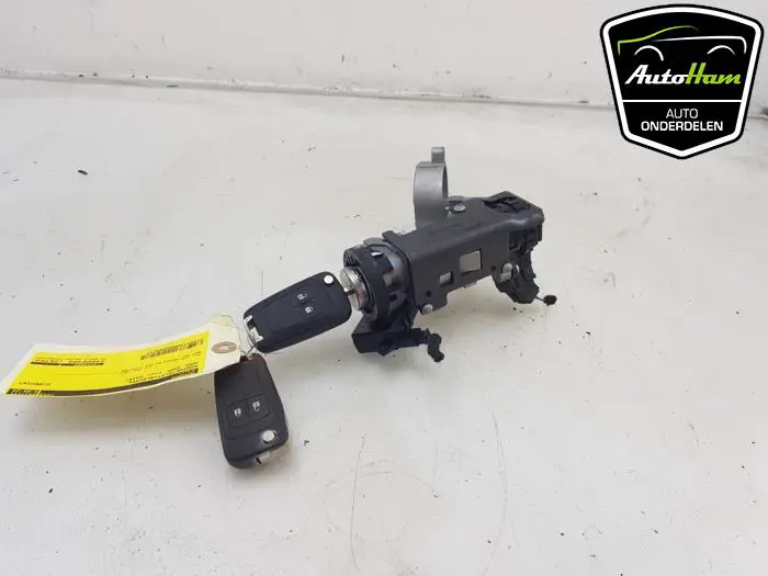 Kontaktslot+Sleutel Opel Karl