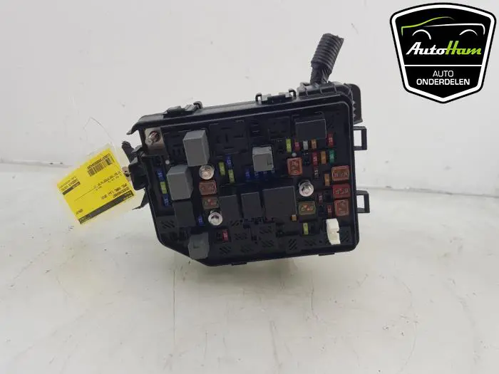 Zekeringkast Opel Karl