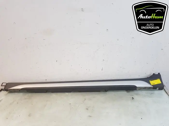 Zijskirt links Opel Karl