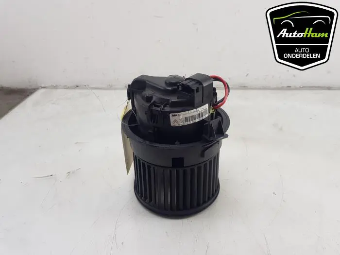 Kachel Ventilatiemotor Peugeot 208
