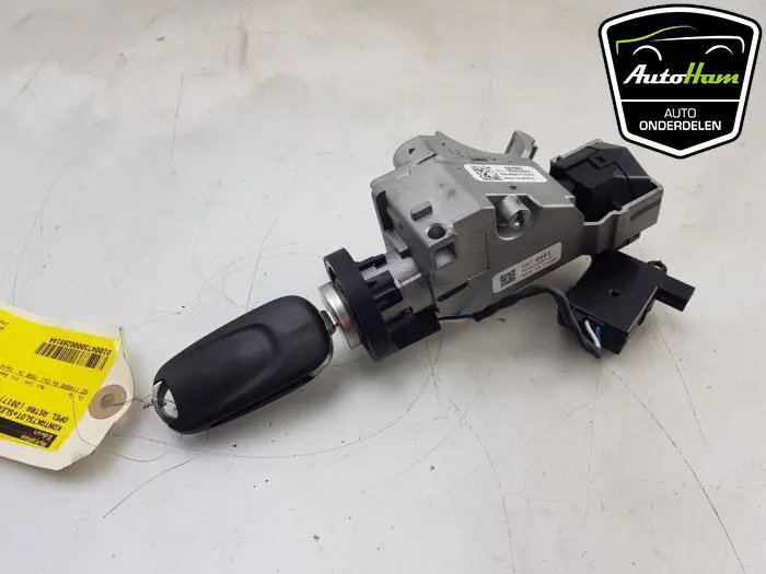 Kontaktslot+Sleutel Opel Astra