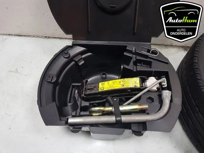 Krikset + reservewiel Skoda Fabia
