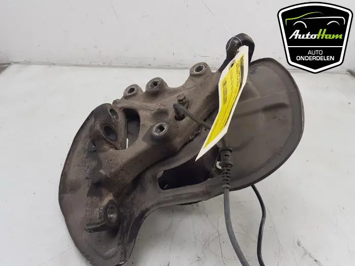 Fusee links-voor Mercedes C-Klasse