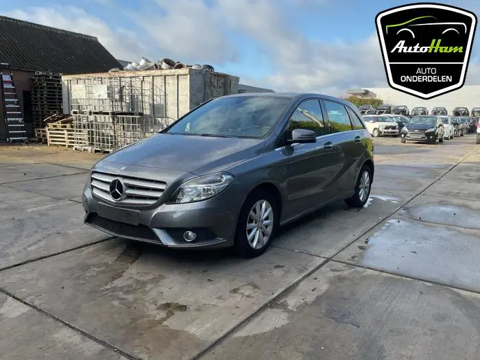 Scherm links-voor Mercedes B-Klasse