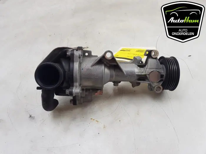 Waterpomp Mercedes CLA