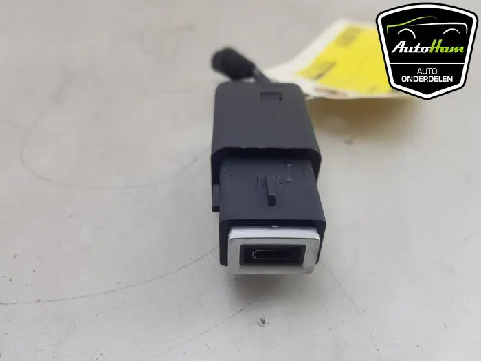 AUX/USB aansluiting Peugeot 208