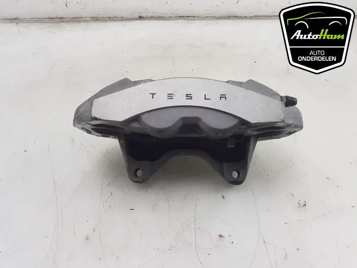 Remklauw (Tang) rechts-voor Tesla Model 3