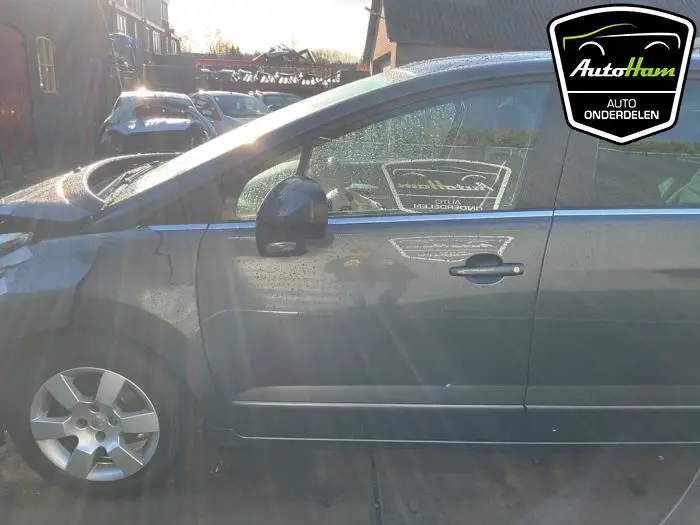 Portier 4Deurs links-voor Peugeot 5008