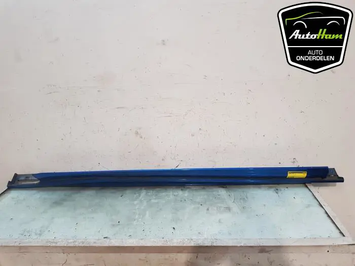Zijskirt links Ford Focus