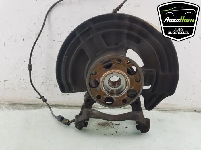 Fusee links-voor Mercedes B-Klasse
