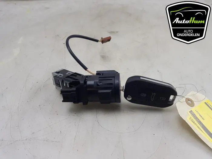 Kontaktslot+Sleutel Opel Corsa