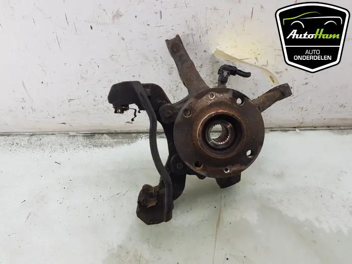 Fusee links-voor Opel Corsa
