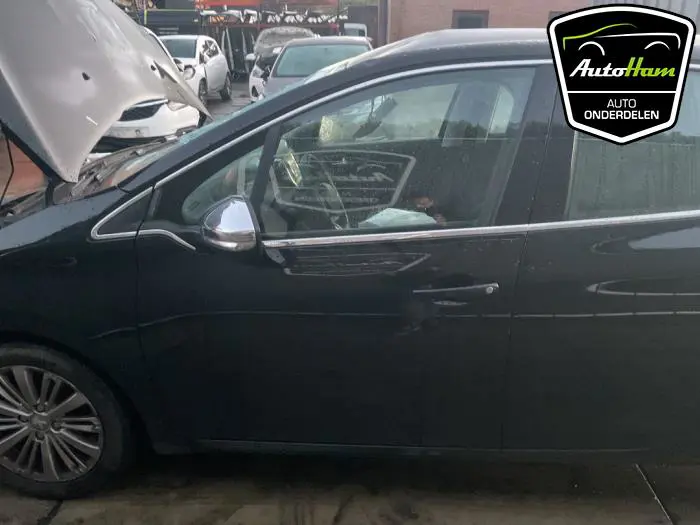 Portier 4Deurs links-voor Peugeot 208
