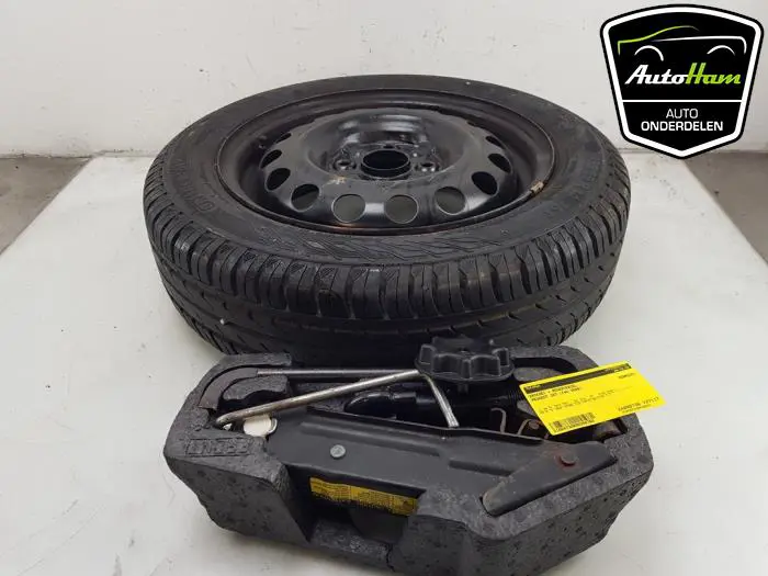 Krikset + reservewiel Peugeot 107