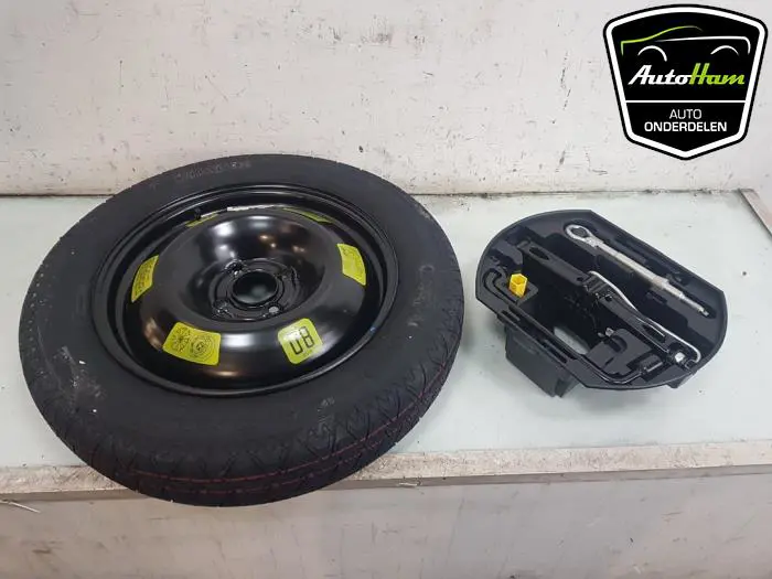 Krikset + reservewiel Peugeot 5008