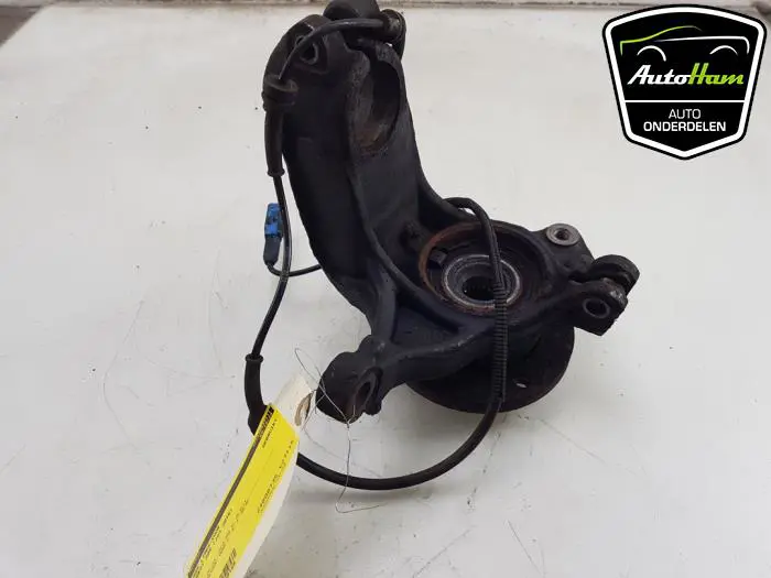 Fusee links-voor Peugeot 208