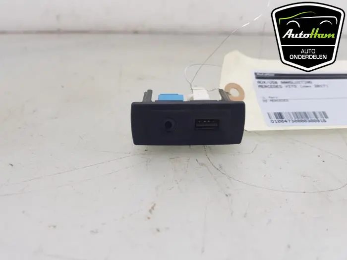 AUX/USB aansluiting Mercedes Vito