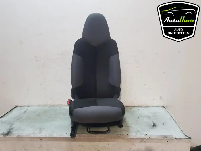 Stoel links Peugeot 107