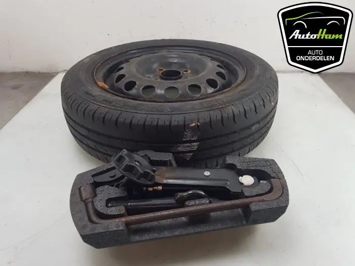 Krikset + reservewiel Peugeot 107