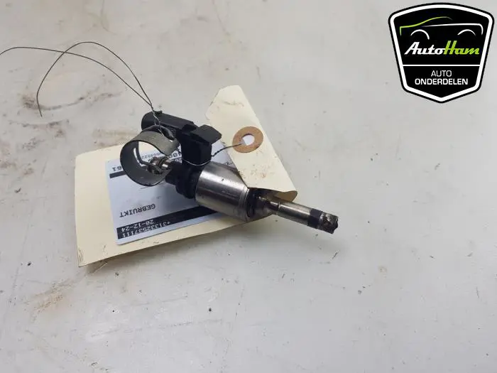 Injector (benzine injectie) Skoda Rapid