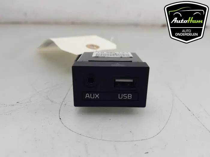 AUX/USB aansluiting Kia Picanto