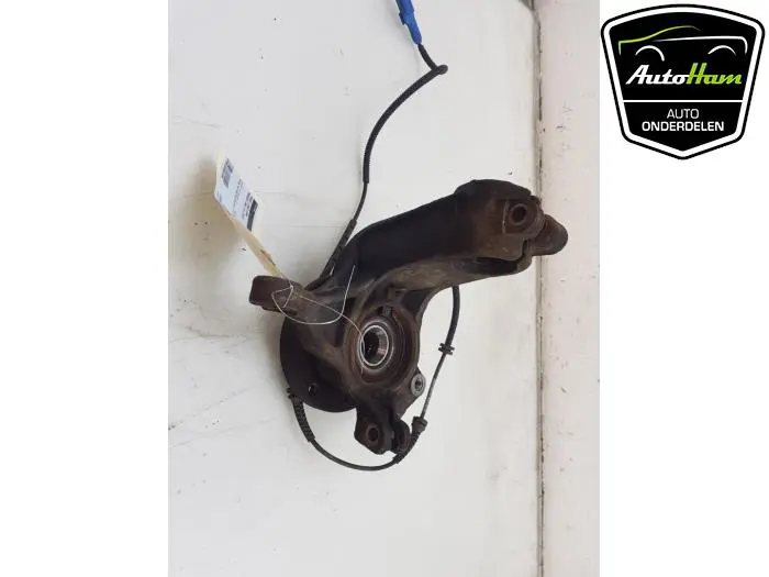 Fusee links-voor Peugeot 208