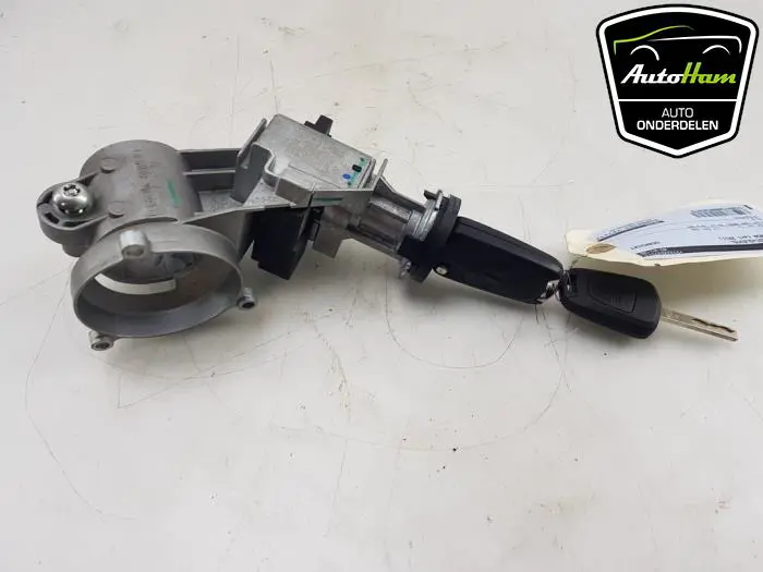 Kontaktslot+Sleutel Opel Corsa