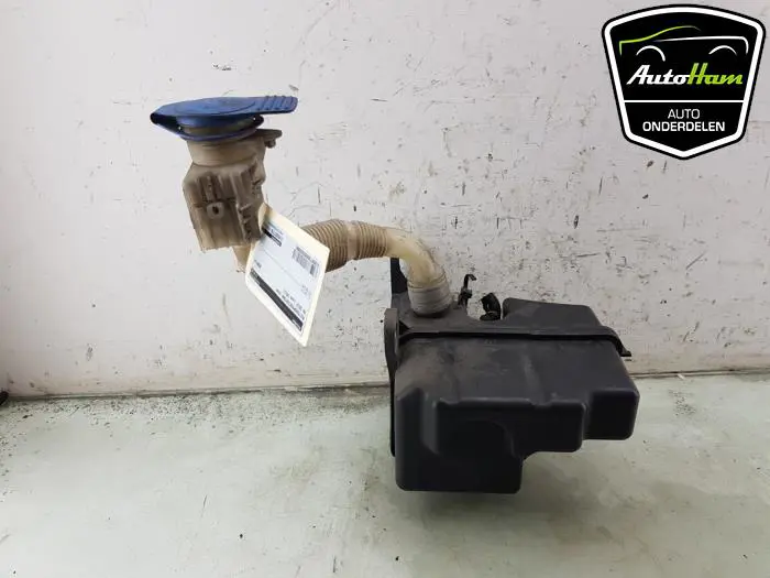Ruitensproeiertank voor Volkswagen Golf