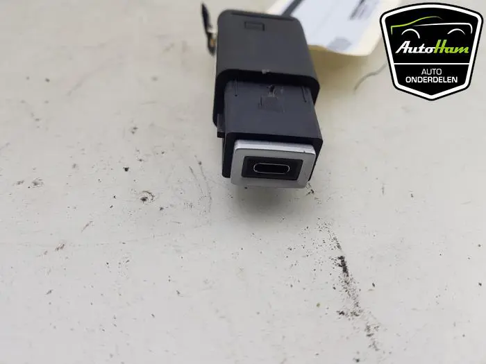 AUX/USB aansluiting Peugeot 2008