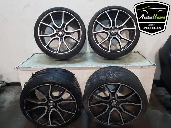 Sportvelgenset + banden Porsche Taycan