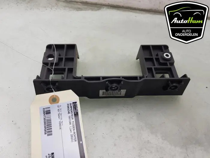 Bumpersteun midden-achter Porsche Taycan