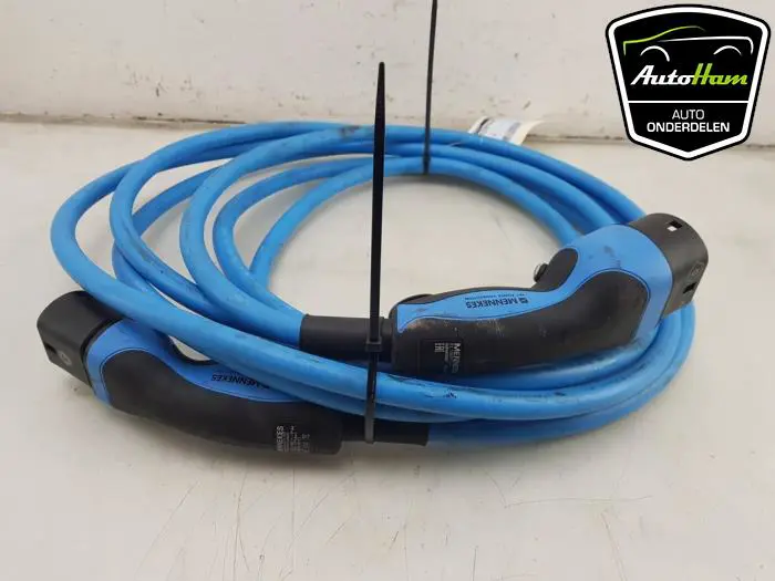 Oplaadkabel elektrische auto Porsche Taycan