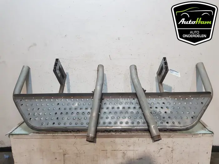 Treeplank achter Mercedes Sprinter