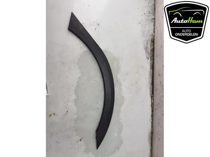 Wielrand achter Seat Arona