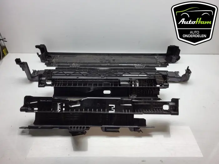 Radiateurbalk BMW 3-Serie