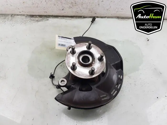 Fusee links-voor Toyota Yaris