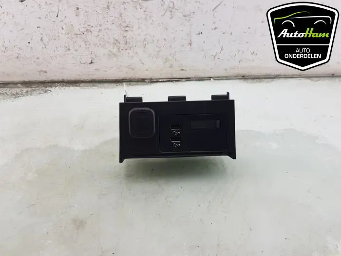 AUX/USB aansluiting Mazda 3.